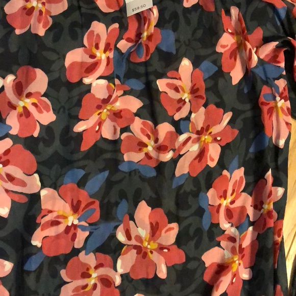 Shirred Hibiscus Loft blouse - Picture 2 of 4